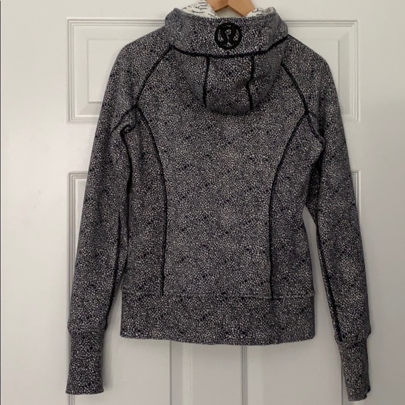 SOLD Lululemon Scuba Hoodie Size 6 - Picture 10 of 14
